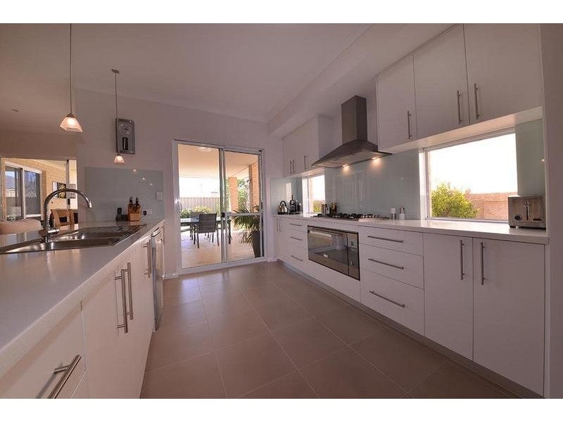 8 Kandinsky Approach, Tapping WA 6065