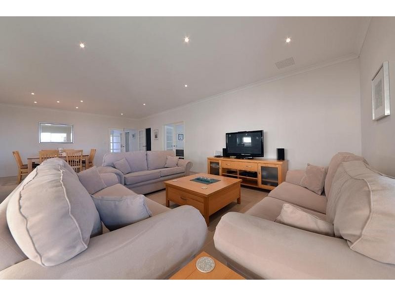 8 Kandinsky Approach, Tapping WA 6065