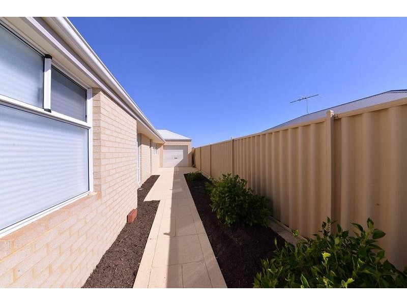 8 Kandinsky Approach, Tapping WA 6065