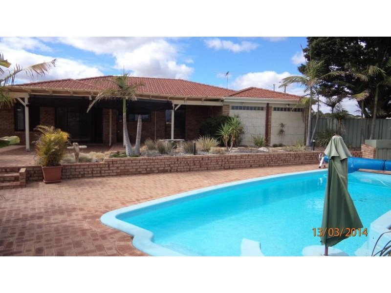 11 Fitzroy Place, Heathridge WA 6027