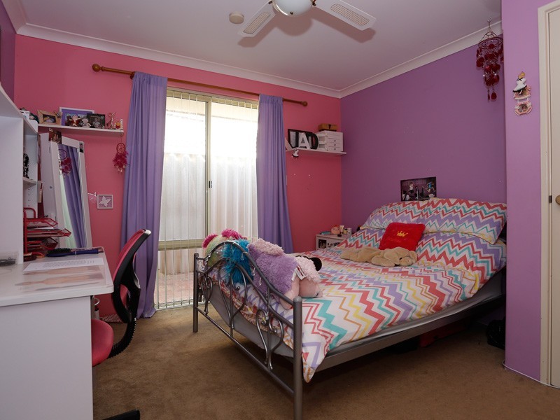 4 Culroy Grove, Kinross WA 6028