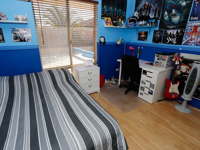 4 Culroy Grove, Kinross WA 6028