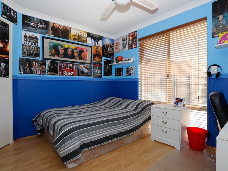 4 Culroy Grove, Kinross WA 6028