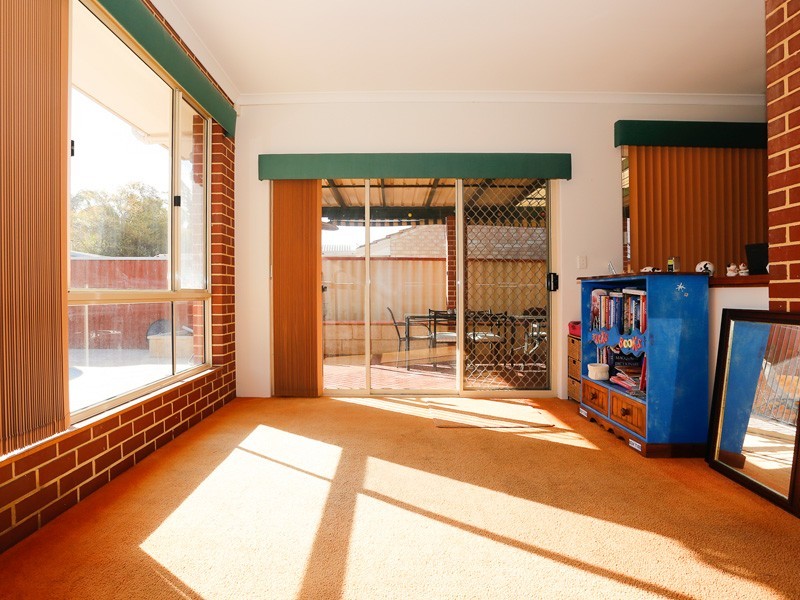 4 Culroy Grove, Kinross WA 6028