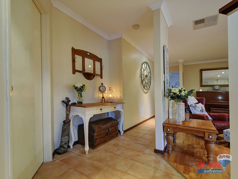 34 Cadoux Loop, Hocking WA 6065