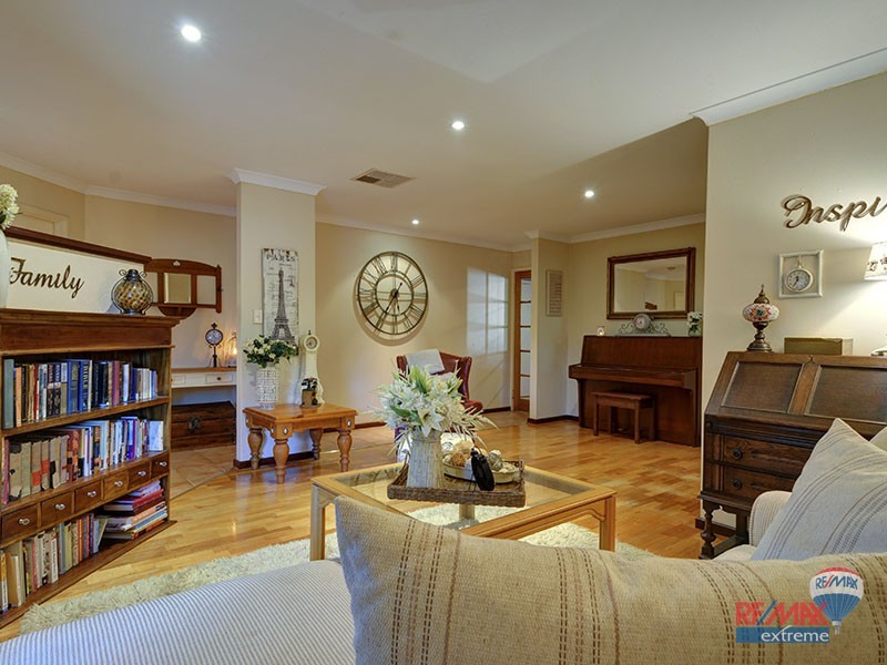 34 Cadoux Loop, Hocking WA 6065