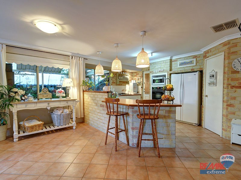 34 Cadoux Loop, Hocking WA 6065