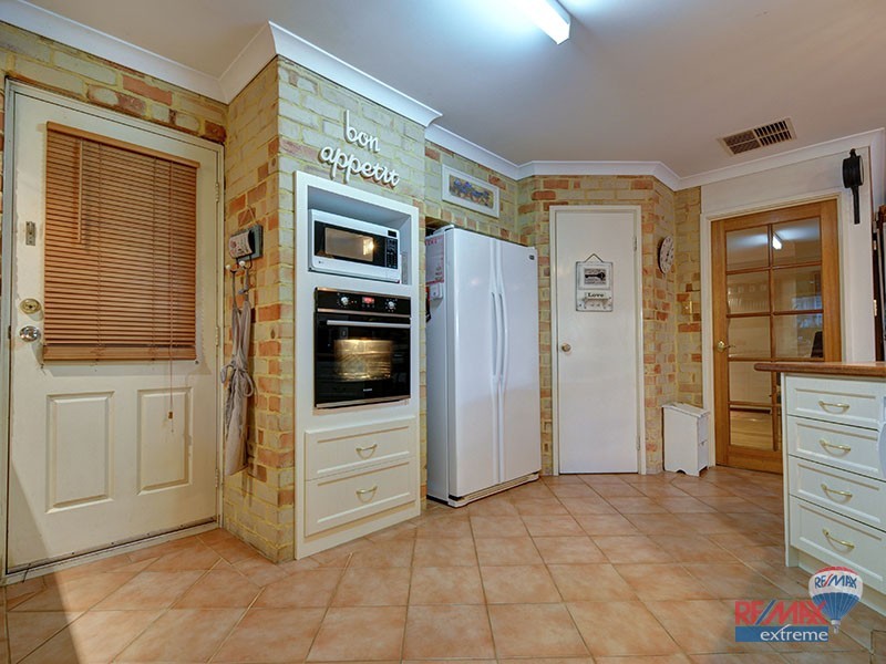 34 Cadoux Loop, Hocking WA 6065