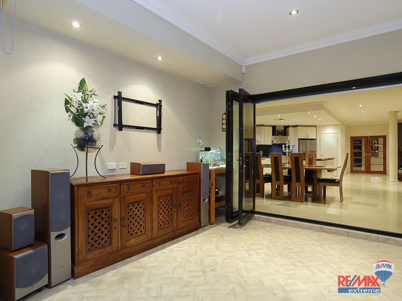 4 Hamel Close, Landsdale WA 6065
