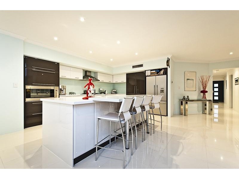 14 Seafarer Way, Jindalee WA 6036