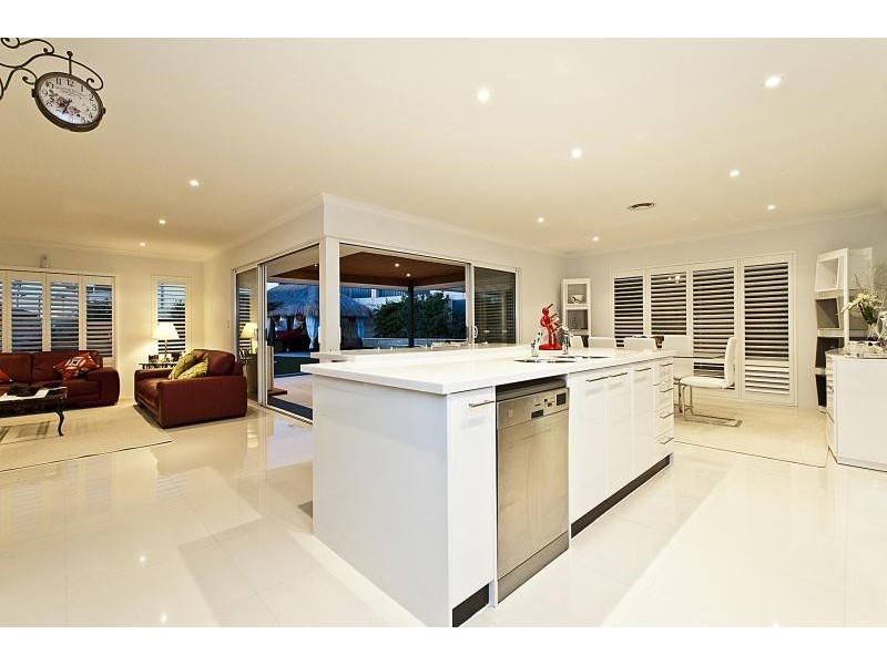 14 Seafarer Way, Jindalee WA 6036