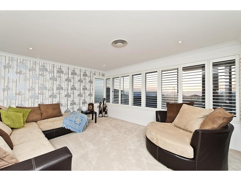 14 Seafarer Way, Jindalee WA 6036
