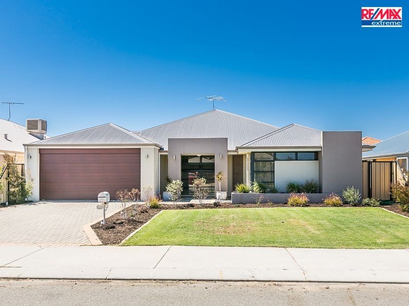 16 Stanbroke Turn, Carramar WA 6031
