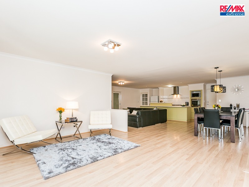 16 Stanbroke Turn, Carramar WA 6031