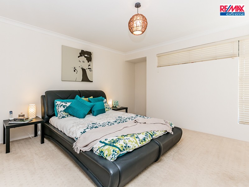 16 Stanbroke Turn, Carramar WA 6031