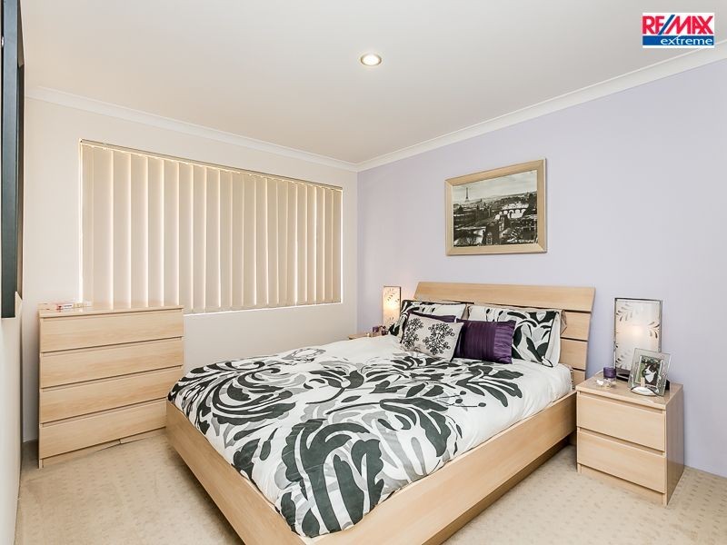 16 Stanbroke Turn, Carramar WA 6031