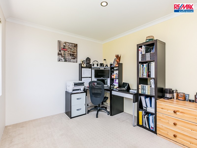 16 Stanbroke Turn, Carramar WA 6031