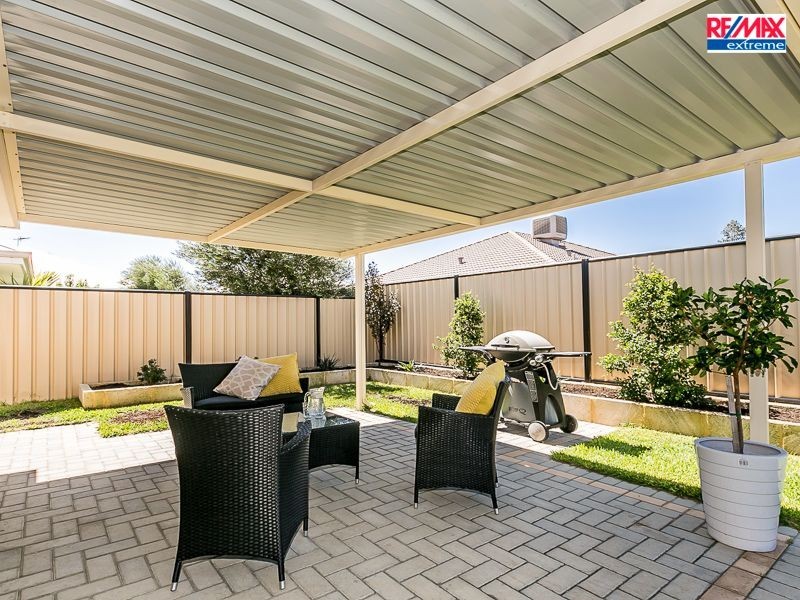 16 Stanbroke Turn, Carramar WA 6031