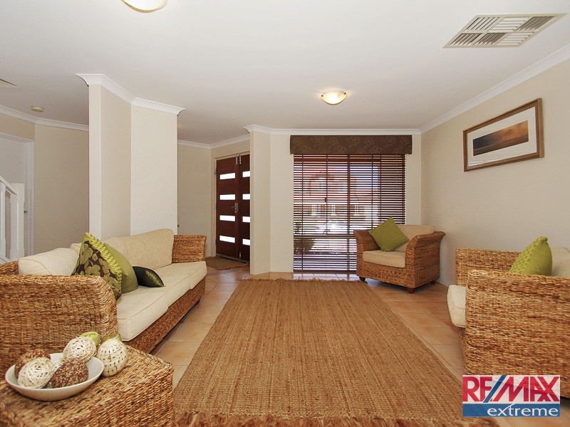 17 Limetree Circuit, Mindarie WA 6030