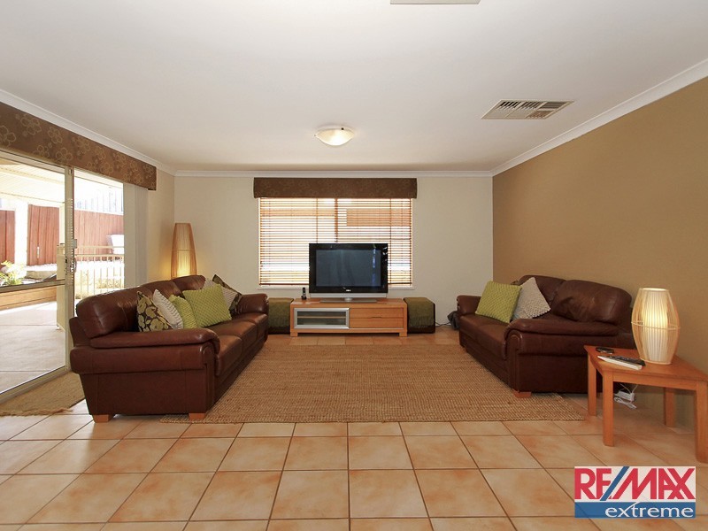 17 Limetree Circuit, Mindarie WA 6030