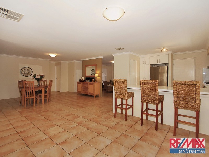 17 Limetree Circuit, Mindarie WA 6030