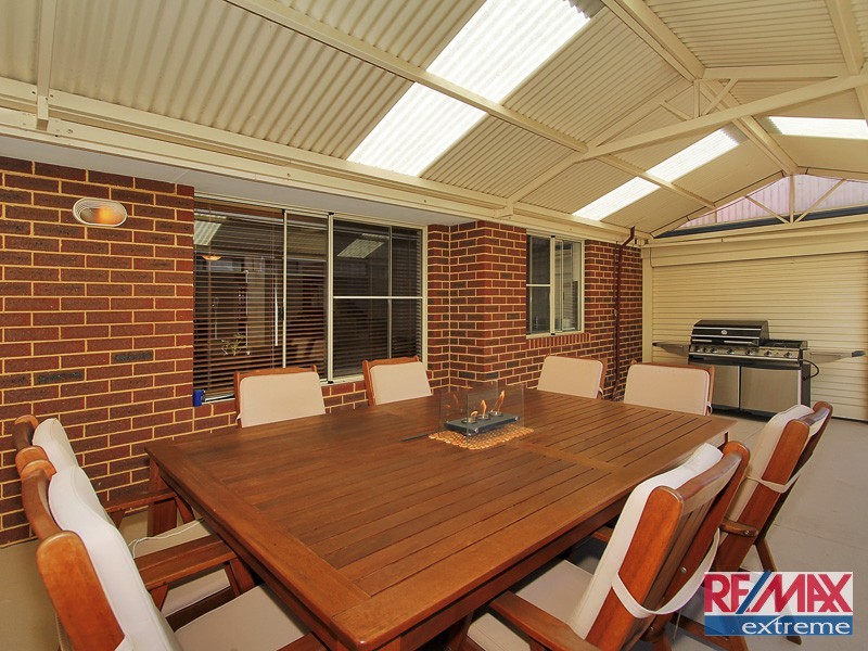 17 Limetree Circuit, Mindarie WA 6030