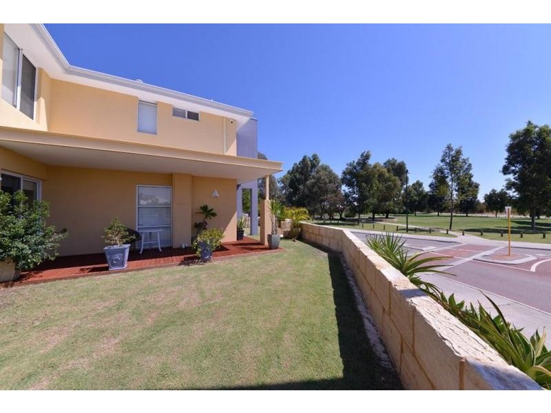 12 Labianca Vista, Carramar WA 6031