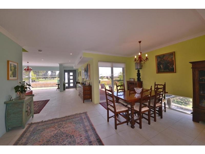 12 Labianca Vista, Carramar WA 6031