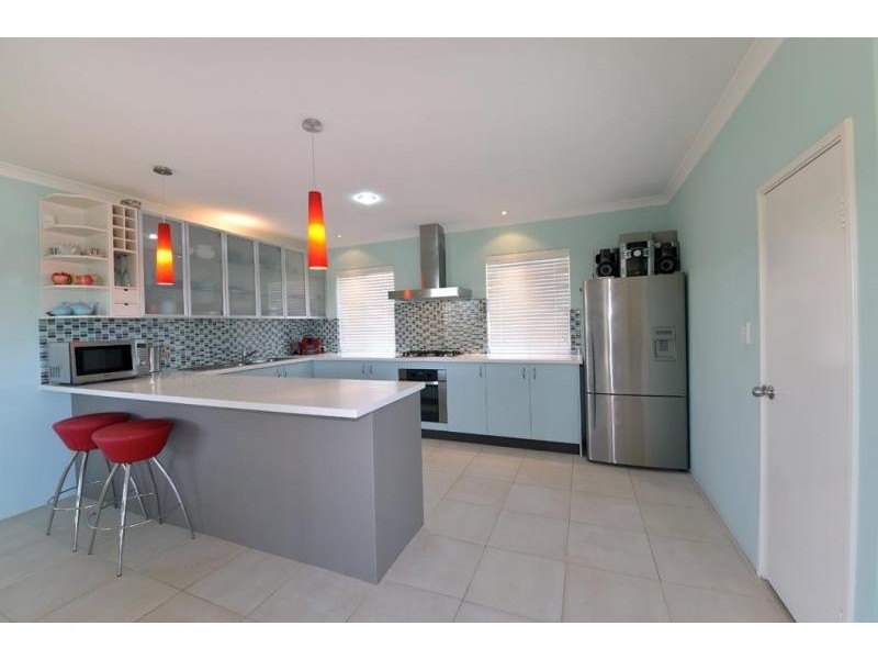 12 Labianca Vista, Carramar WA 6031