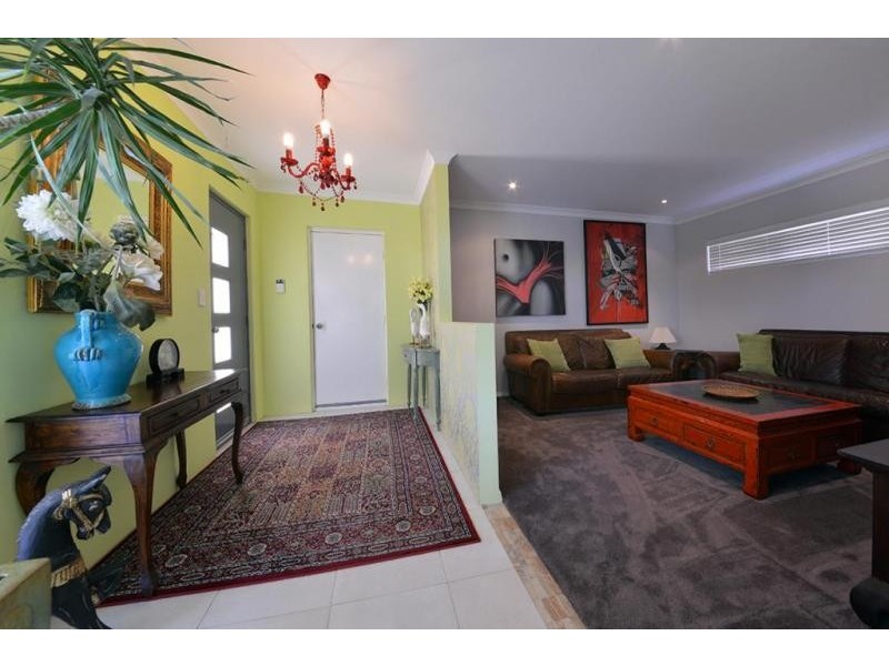 12 Labianca Vista, Carramar WA 6031