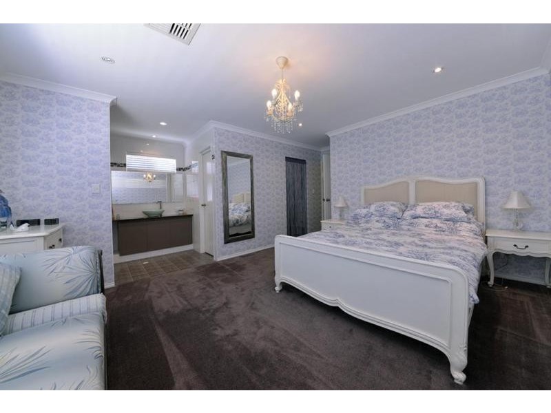 12 Labianca Vista, Carramar WA 6031