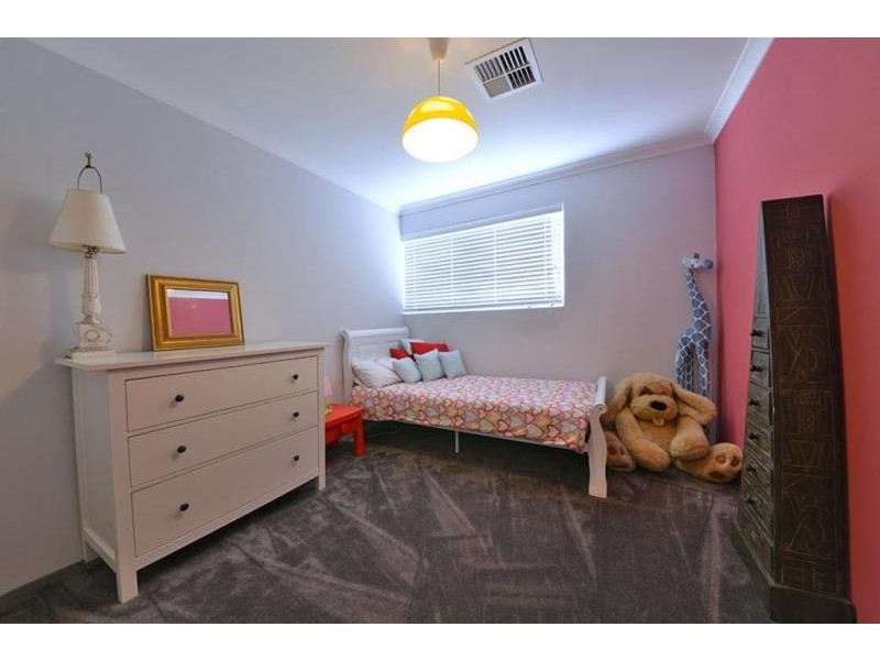 12 Labianca Vista, Carramar WA 6031