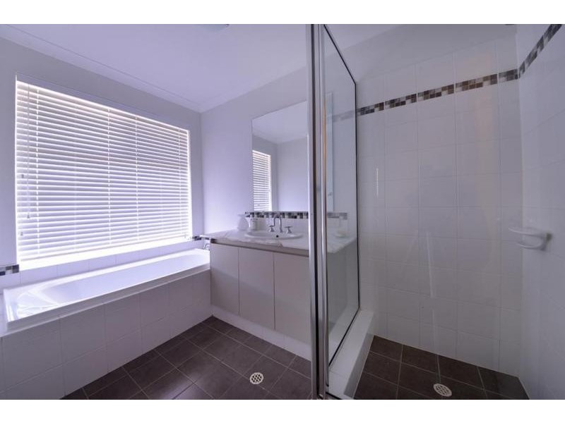 12 Labianca Vista, Carramar WA 6031