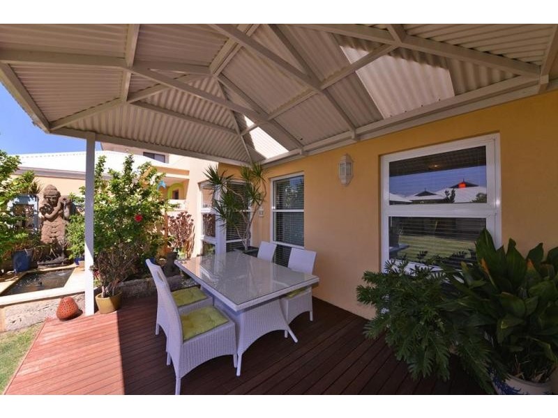 12 Labianca Vista, Carramar WA 6031