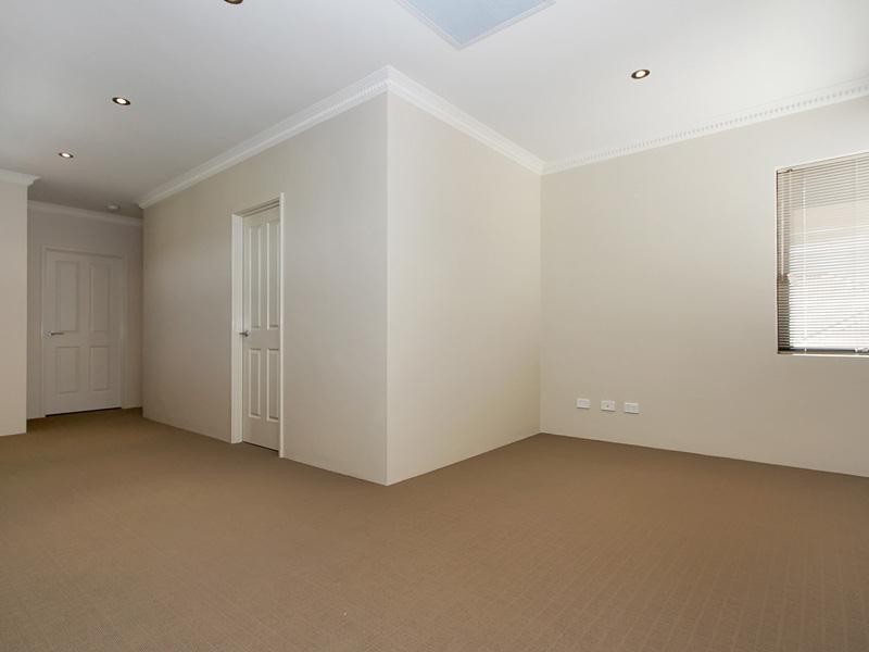 49 Discovery Circuit, Iluka WA 6028