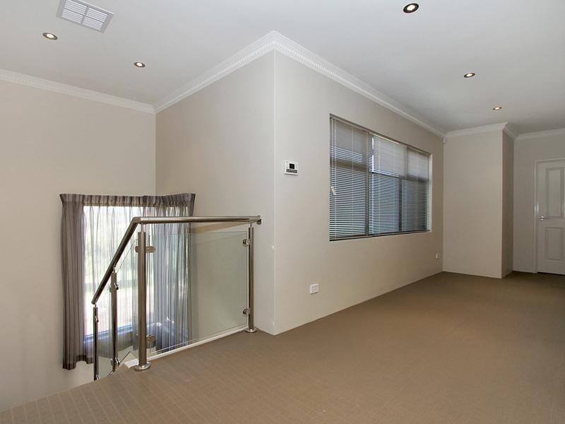 5/49 Discovery Circuit, Iluka WA 6028