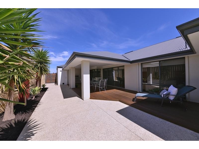 3 Agasse Way, Tapping WA 6065