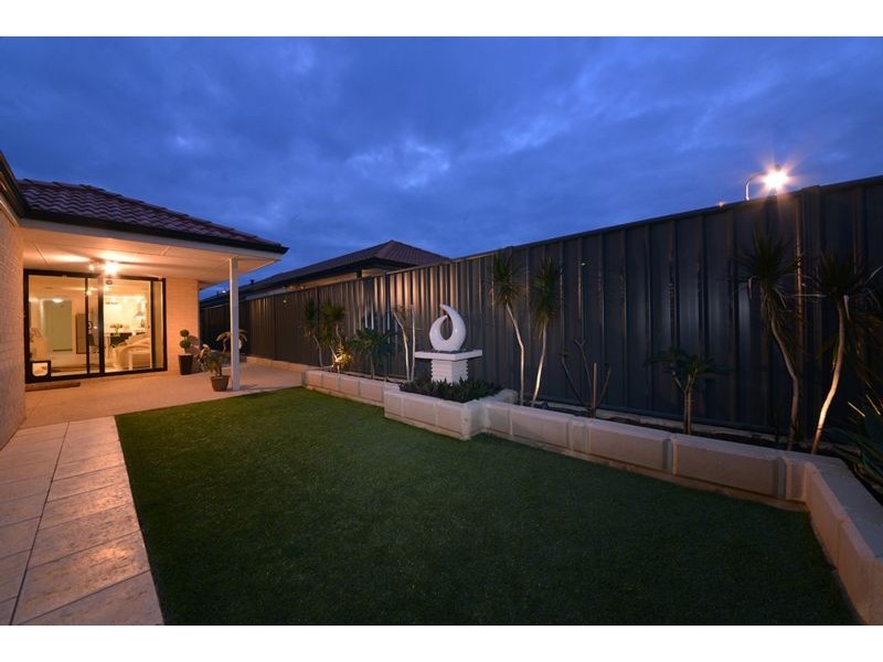 4 Wallum Road, Banksia Grove WA 6031