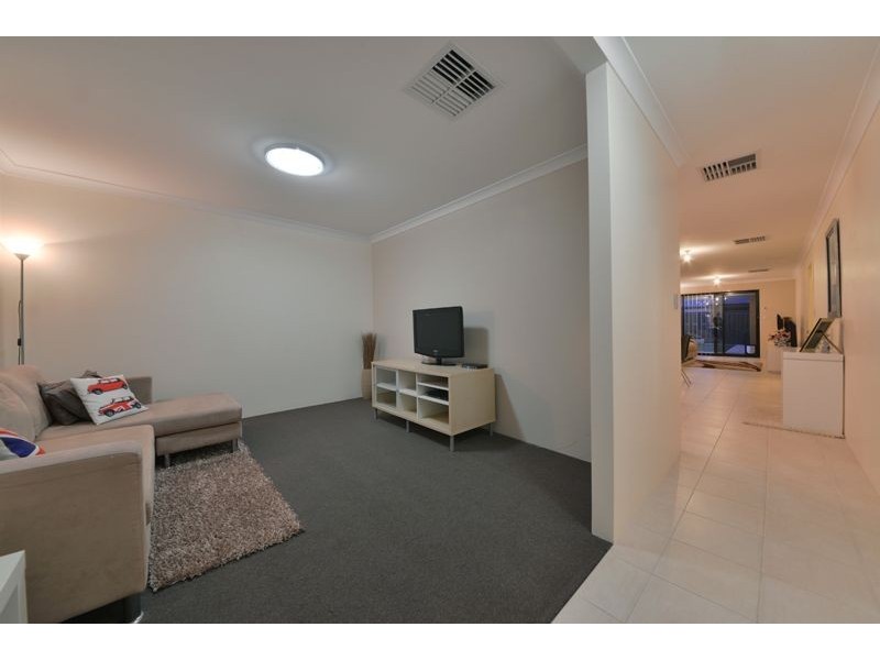 4 Wallum Road, Banksia Grove WA 6031