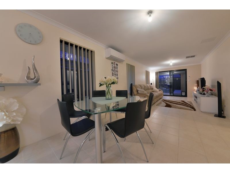 4 Wallum Road, Banksia Grove WA 6031