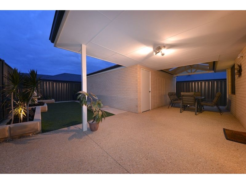 4 Wallum Road, Banksia Grove WA 6031