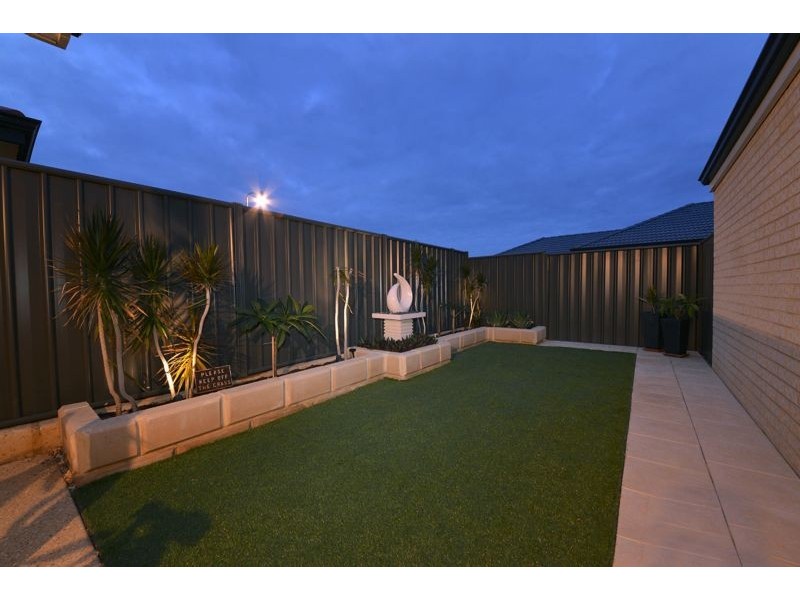 4 Wallum Road, Banksia Grove WA 6031