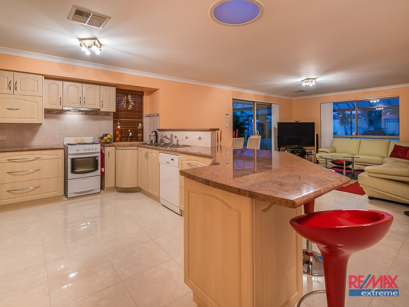 37 Sapling Way, Hocking WA 6065