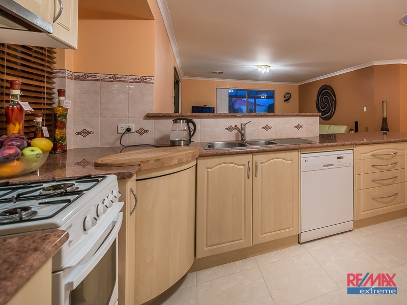 37 Sapling Way, Hocking WA 6065