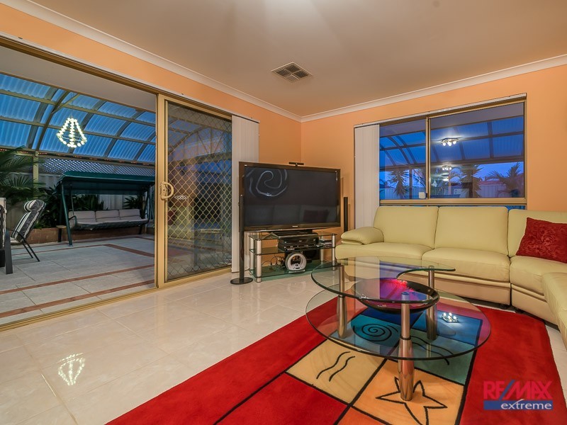 37 Sapling Way, Hocking WA 6065