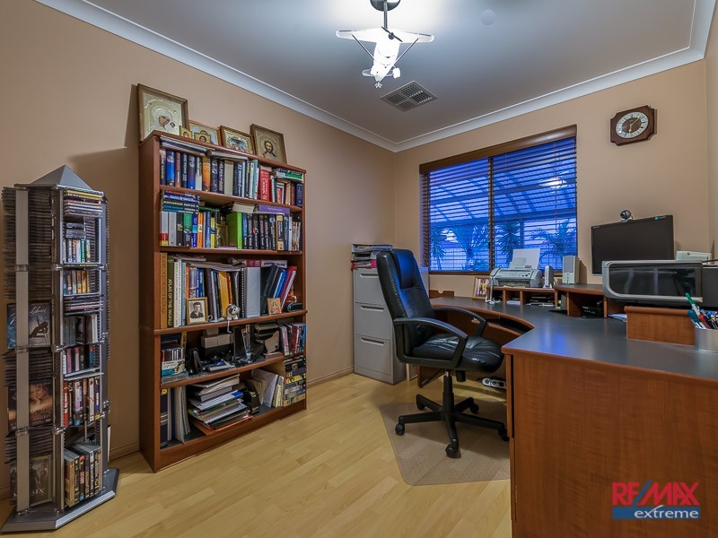 37 Sapling Way, Hocking WA 6065