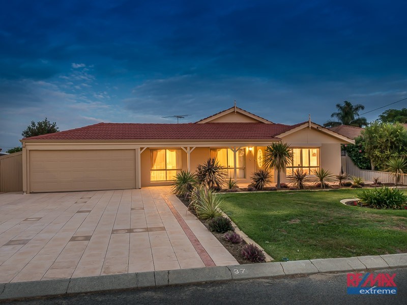 37 Sapling Way, Hocking WA 6065
