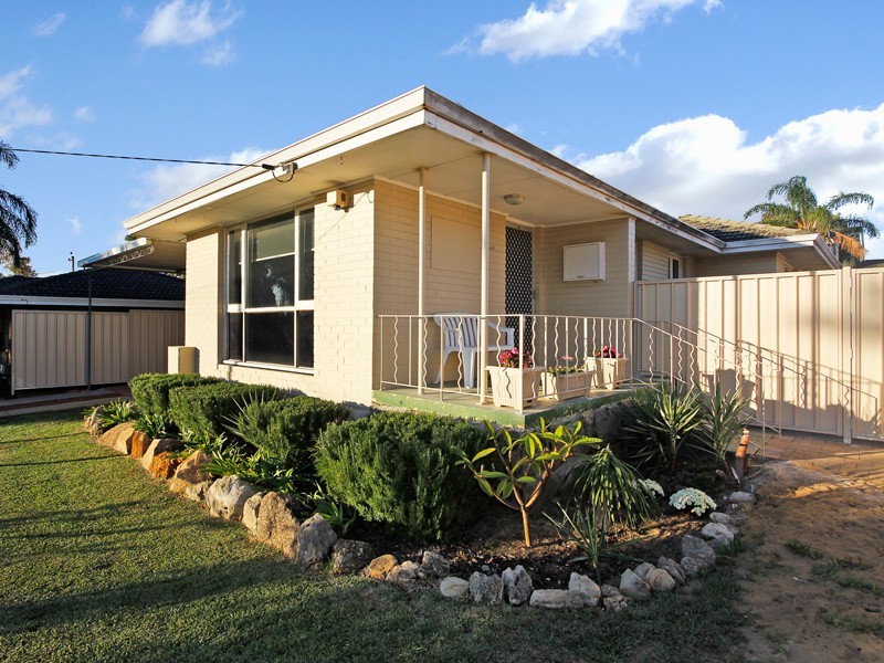 34 Shortland Way, Girrawheen WA 6064