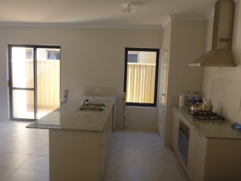 26 Beachwood Cres, Butler WA 6036