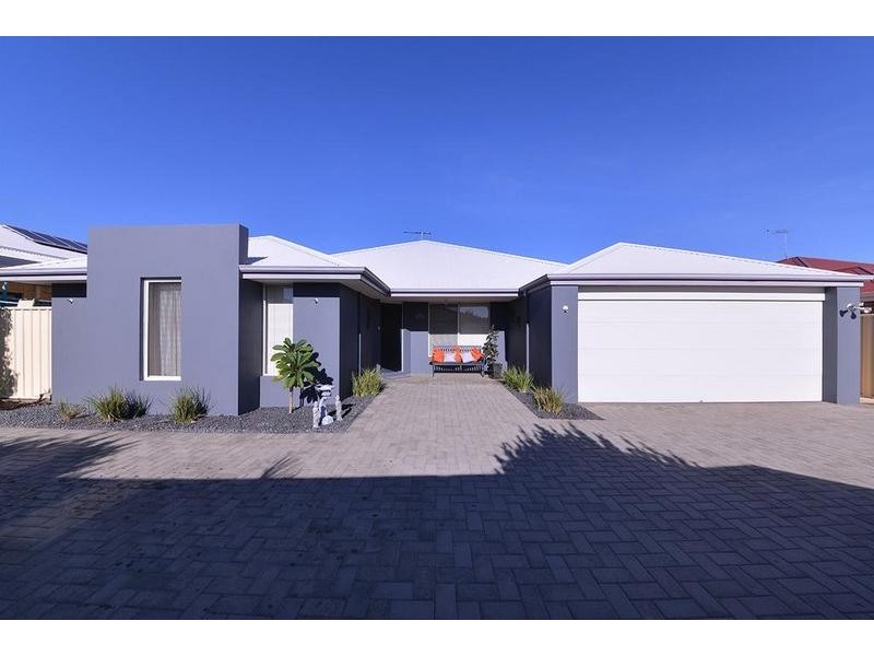 11 Apsley Bend, Tapping WA 6065